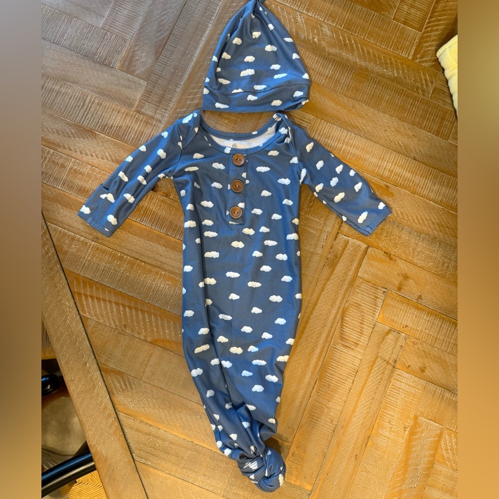 Caden Lane Blue and White Clouds Knotted Gown and Beanie 0-3 months